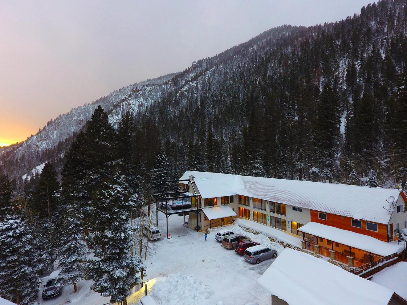 Columbine Inn & Conference Center Taos Ski Valley Exterior photo